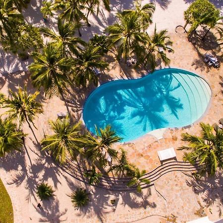 Zumzum Beach House Bed & Breakfast Kinondo Exterior foto
