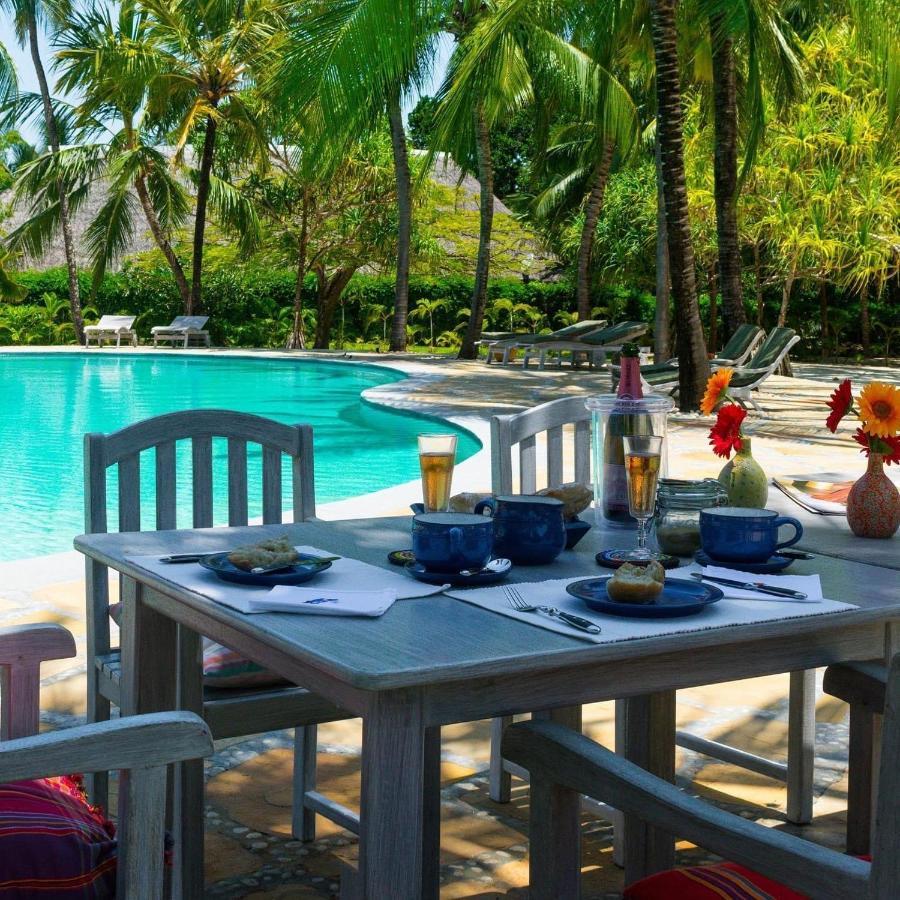 Zumzum Beach House Bed & Breakfast Kinondo Exterior foto