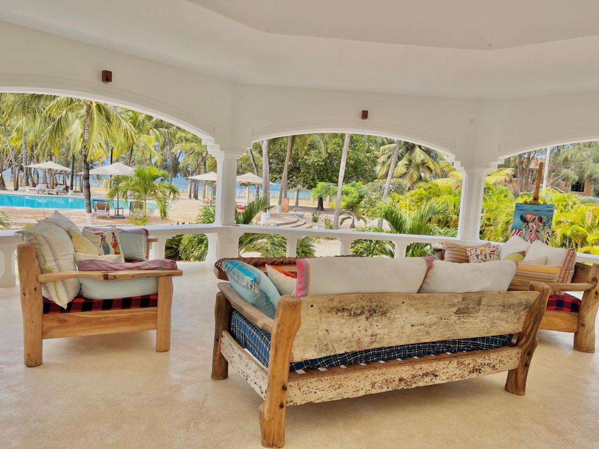 Zumzum Beach House Bed & Breakfast Kinondo Exterior foto