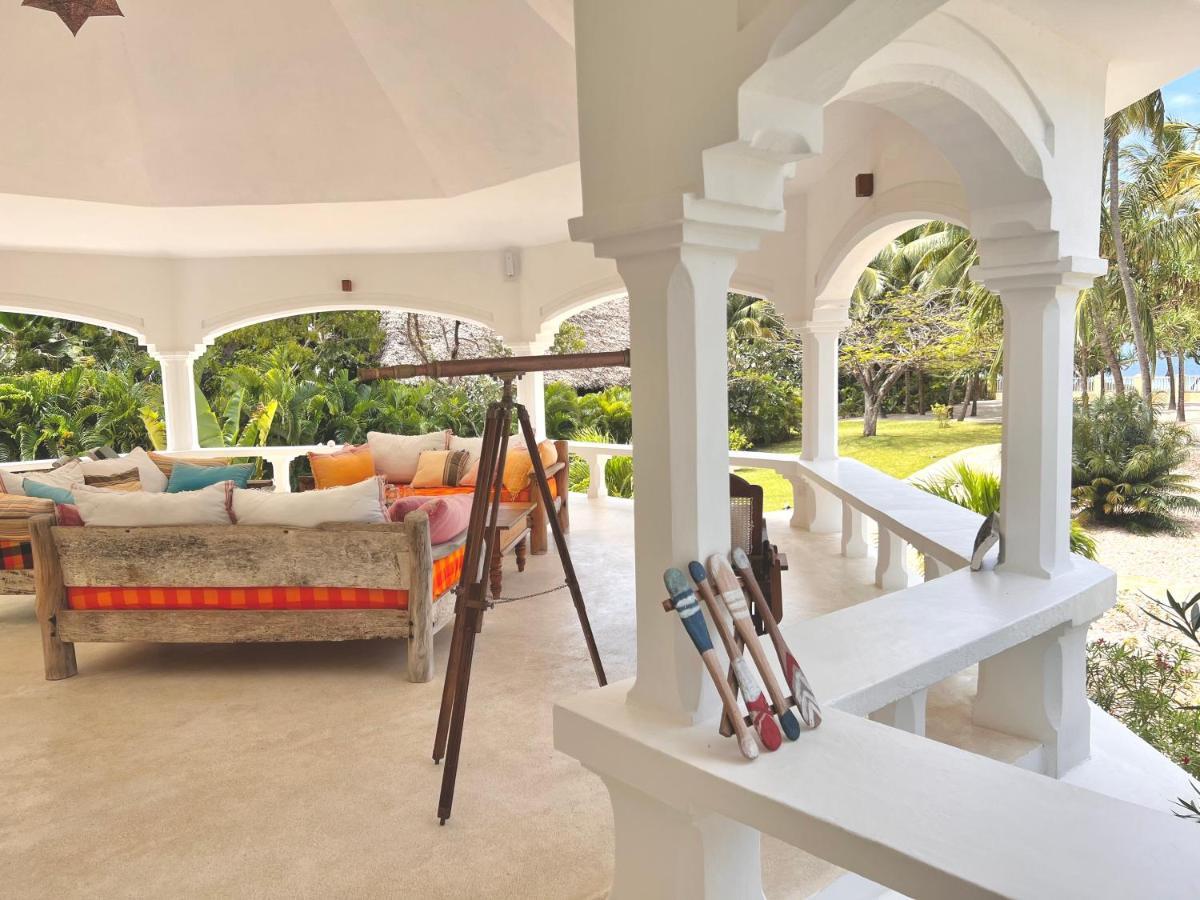 Zumzum Beach House Bed & Breakfast Kinondo Exterior foto