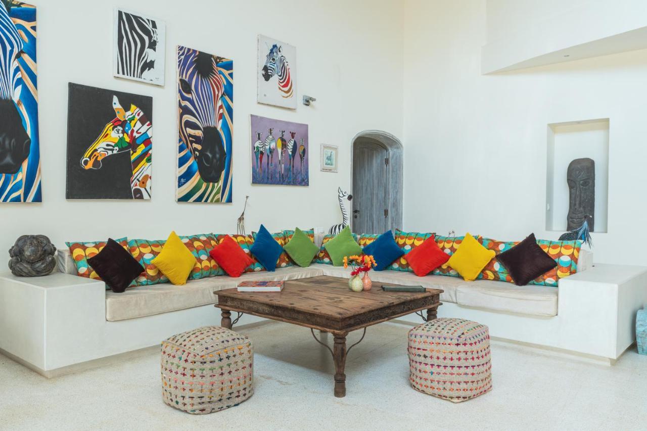 Zumzum Beach House Bed & Breakfast Kinondo Exterior foto