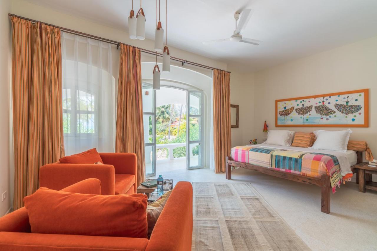 Zumzum Beach House Bed & Breakfast Kinondo Exterior foto